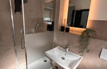 Ferienwohnung Sayntal - Blick auf Schloss Sayn - Foto 3