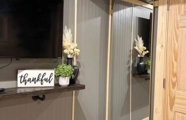 Enchanting and comfy urban cottage with renovated rustic den by Como Park & MN State Fair - Foto 28