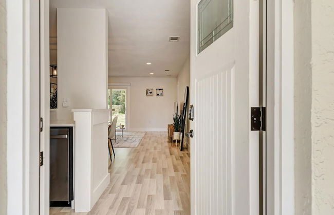 Charming Florida Beach Home w King Bed Patio - Photo 20