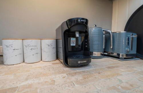 Heron Stays Bath- Charming Village Cottage with Parking, Garden, Just 3 Miles to Bath Centre, Sleeps 5 - Photo 6