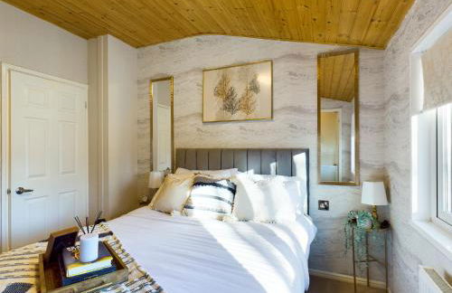 3 Bedroom Lakeview Lodge - Ensuite & Balcony Deck - Foto 35