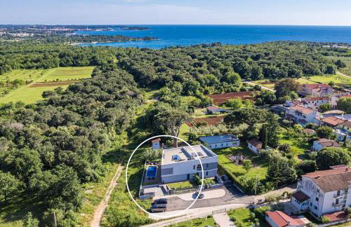 Villa Pinus - Private Pool, Jacuzzi, Game Room - Foto 3