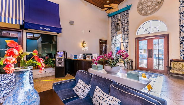 Stunning TownHome With Private Pool close to Disney by RedAwning - Photo 2, Lobby