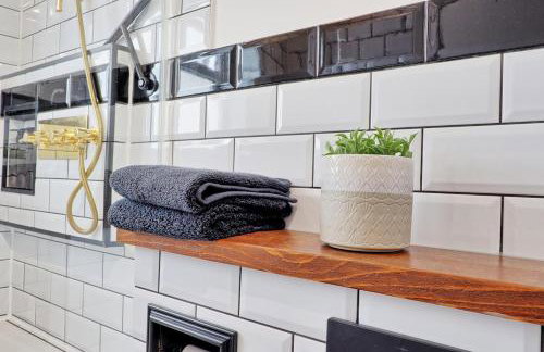 Beautiful 5 bed house, relaxing garden and driveway parking 10 min to the beach - Foto 43