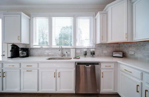 Luxury 4BR Escape - Premium Modern Comfort - Foto 8