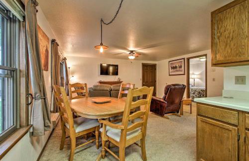 Cozy Angler's Apt - Steps to Trout Fishing River! - Foto 8