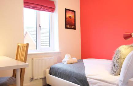 Spacious 4 Bedroom Home with Garden in Bedford - Foto 8