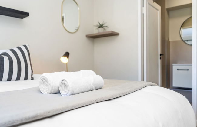 Mayfair Luxury 212 - Photo 16