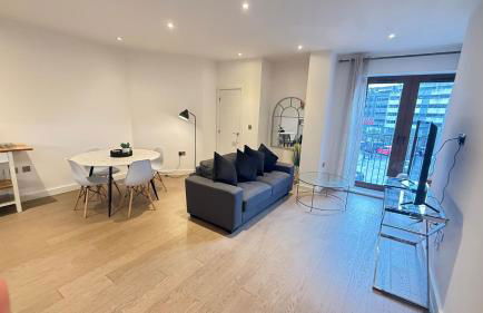 Extra large spacious 1 Bedroom private apartment, Nr St Albans City Station, Business, contractor, Parking, WiFi - Photo 24