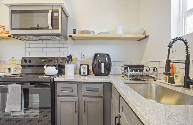 3-story 6-bedroom 4 Bathrooms 3min-asian Dist - Photo 76