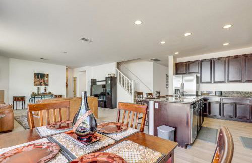 Large Menifee Home 1 Block to Neighborhood Park! - Foto 12