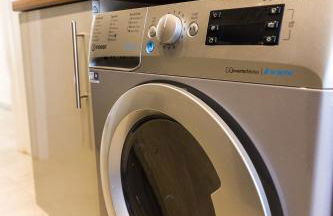 4 bedroom house with Garden, Parking & 3 mins Walking Distance from Train Station - Photo 21