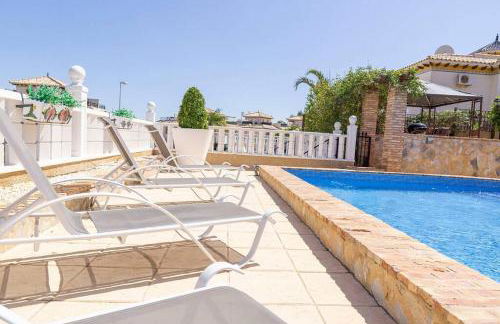 Casa Lilly-Rose, a beautiful 3 bedroom detached villa a short walk to the Villamartin Plaza & Golf course - Foto 7