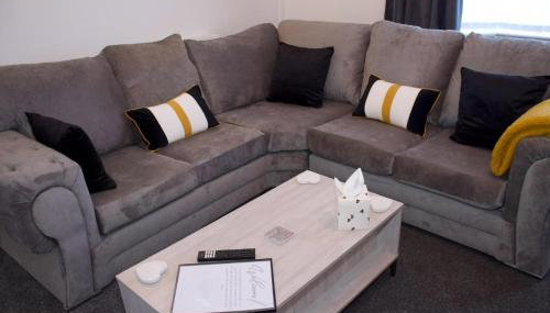 Cosy 2-Bed Home Near St Helens Centre - Free WiFi - Foto 5