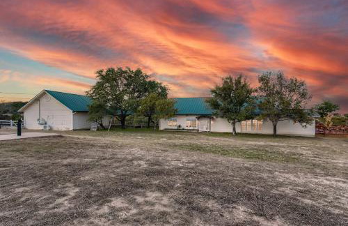 Gorgeous 10 Acre Estate POOL HOT TUB GAME ROOM - Foto 47