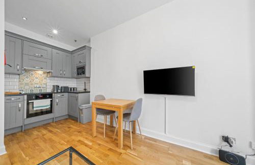 Modern Holyrood 1 Bedroom Apartment - Edinburgh - Photo 15