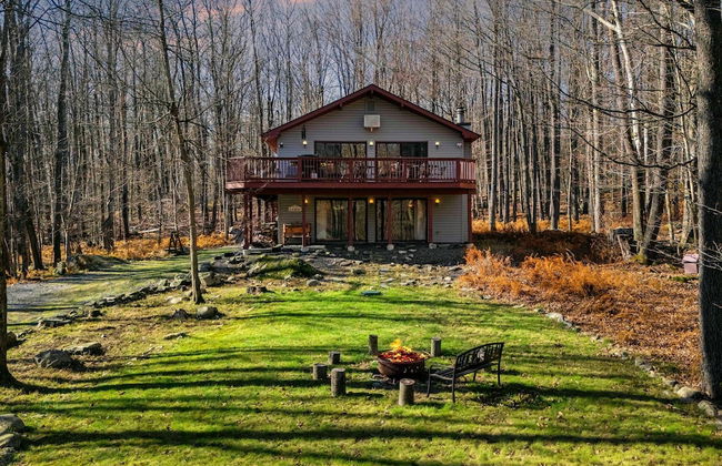 Mountain Magic by Avantstay Firepit Game Room - Pool Table Foosball - Foto 1