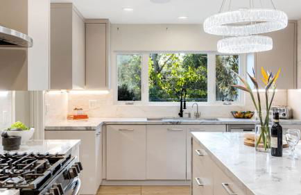 LA Hillside Retreat w Pool Views Fire Pit Outdoor Lounging Casa Bellagio by AvantStay - Foto 12