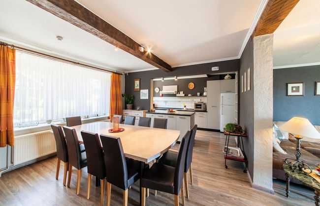 Pretty House in the Ardennes With Swimming Pool & Games Room - Photo 30