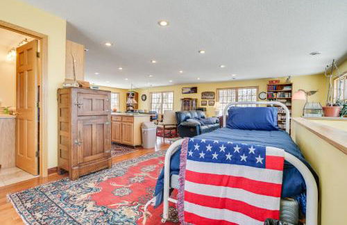 Waterfront Forest Lake Studio with Shared Dock! - Foto 16