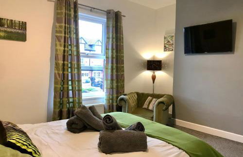 Stylish 3 Bedroom House Only 5 Mins From M6/m58 - Foto 27