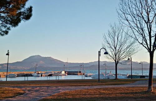 Mosaici Sunrise - lake front apartment with beautiful view - Foto 49