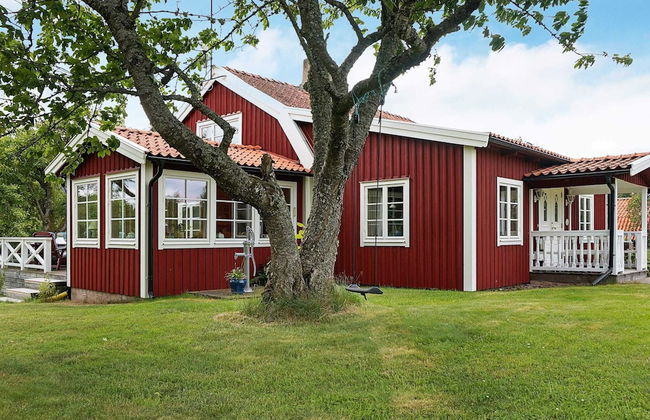6 Person Holiday Home in Blomstermala - Photo 13