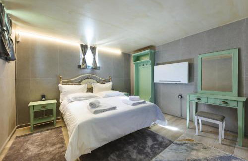 Wild Lavender Mountain Resort - Photo 61