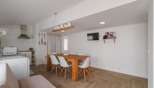 Between Mountain And Sea - Foto 2