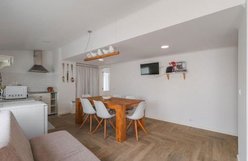 Between Mountain And Sea - Foto 2