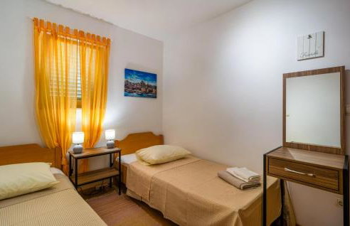 2 Bedroom Amazing Apartment In Split - Foto 11