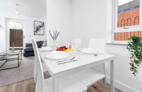 Stylish Apartment - 2 Bedrooms - Balcony - Parking - Netflix - Wifi - 7MC - Foto 10