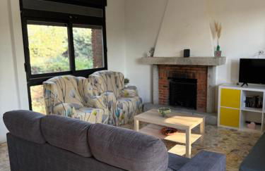 Villa Rana, con amplio jardín, barbacoa y piscina - Foto 2