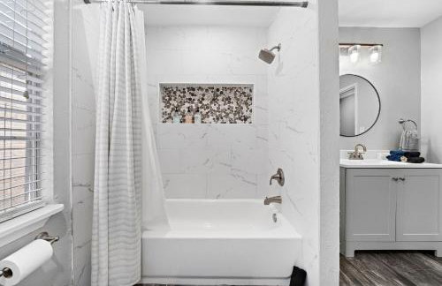 Houston Pool Escape Games WiFi Parking Pet - Foto 25