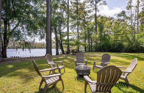 Waterfront Treehouse on the Cape Fear with Dock - Foto 25