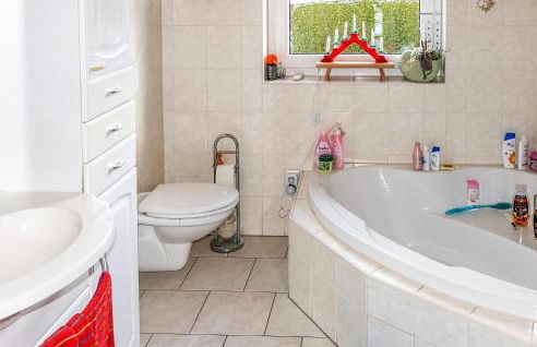 Beautiful Home In Brünlos With Wifi - Foto 8