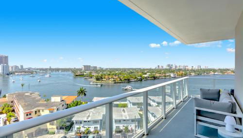 Tiffany Hazel - Rooftop Pool, Gym, & Walk to Beach - Foto 5