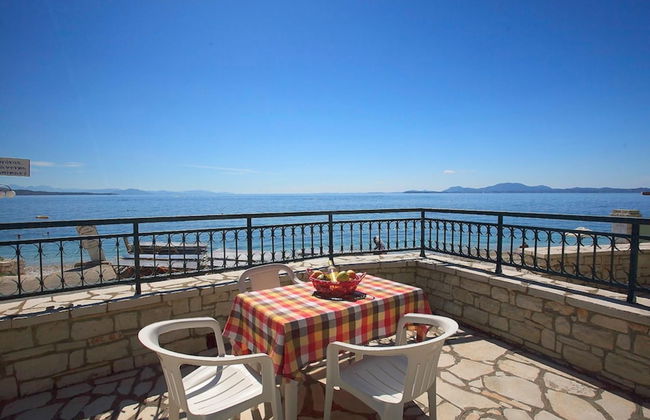 Dina Beach Front Apartment - Foto 18