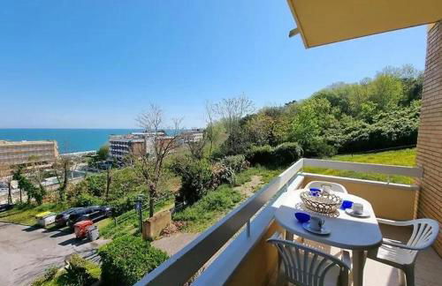 APPARTAMENTO VISTA MARE -E- con 2 camere da letto -Residence azzurro - Foto 6