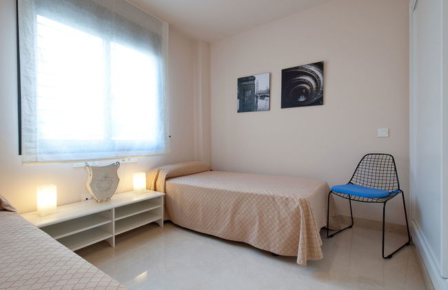 Lateral View - Photo 6