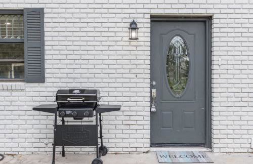 Entire Home with Air Hockey and Firepit - Photo 8