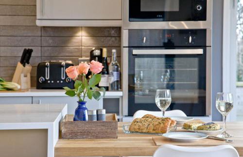 Nyland Lodge - Hot Tub - Fireplace - Free Parking & WiFi - Foto 12