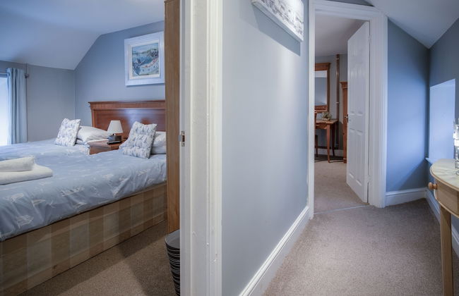 Fletcher Coach House - 3 Bedroom Cottage - Pendine - Photo 10