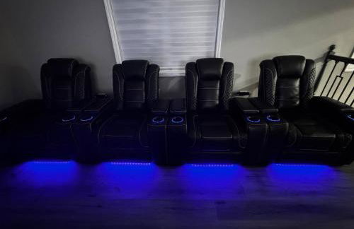 Sleeps 24+ Luxury house Near Chicago 12 king beds - Foto 31