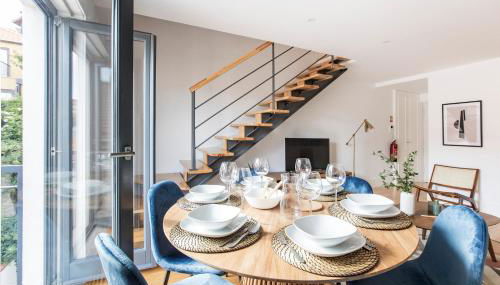 Bright 3BR Flat w/ AC in City Center by LovelyStay - Photo 4