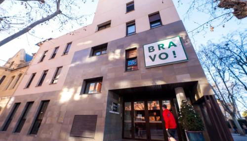 Bravo Students Granada - Foto 1