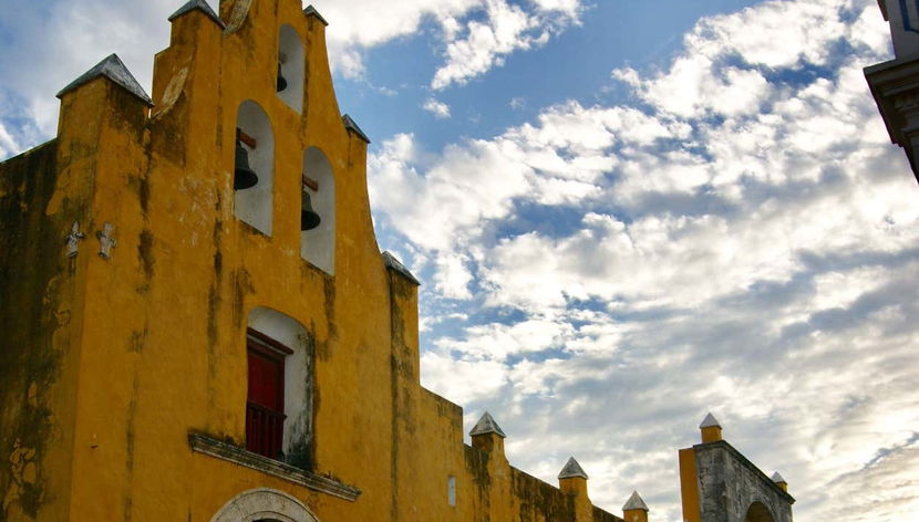 Templo de San Roque, en su interior se encuentran 5 retablos bar