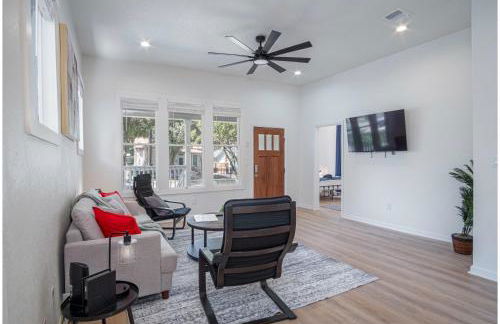 3BR3BA Urban Escape Just Minutes From Downtown - Foto 13