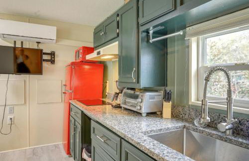 Morriston Getaway with Patio - Near HITS Farm! - Foto 8