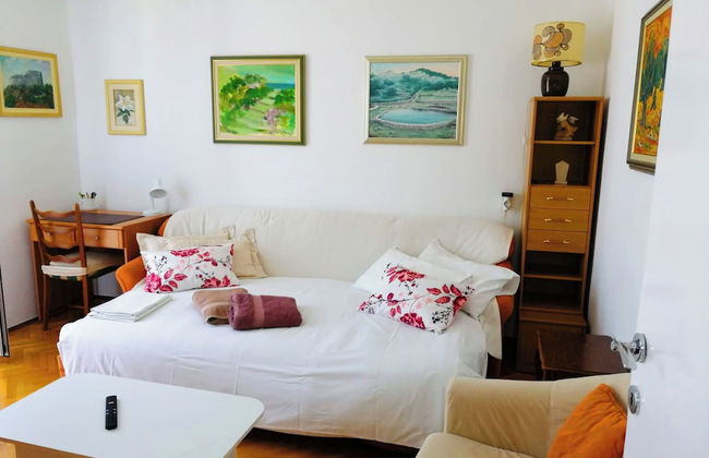 Insideout Apartment - Photo 17